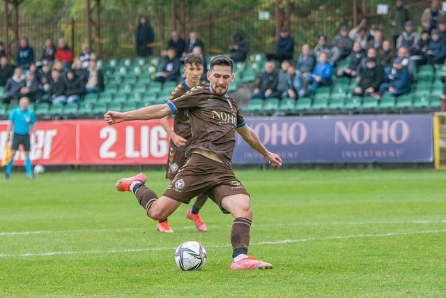 澳網熱話｜意大利球手打出網球王子絕技「白鯨」　鄭欽文也曾試過.